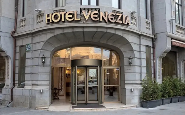 Venezia by Zeus International