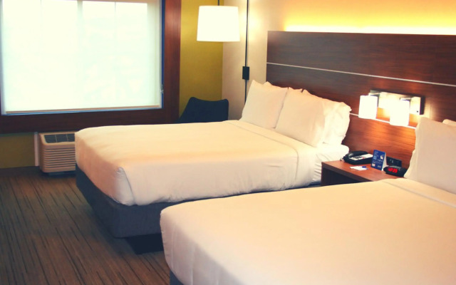 Holiday Inn Express Hotel & Suites Marina - State Beach Area by IHG