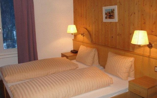 Hotel Grischuna AG