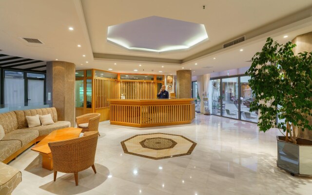 Pearl Beach Hotel