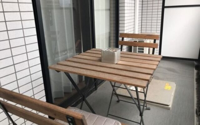 Local Hakata Apartment