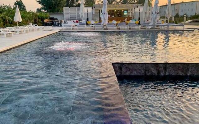 Hotel Bora Bora velipoja