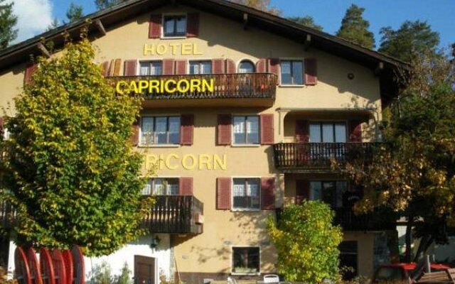 Backpacker Deluxe Hotel Capricorn