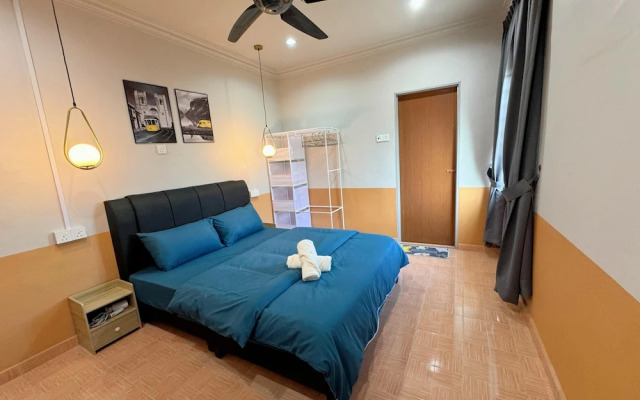 Comfy Tok Sira Home Kuantan 5 BR