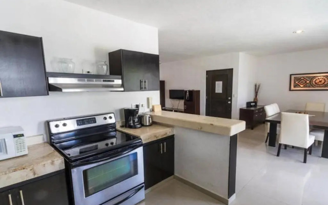Poolside tranquil apartment in Playa del Carmen