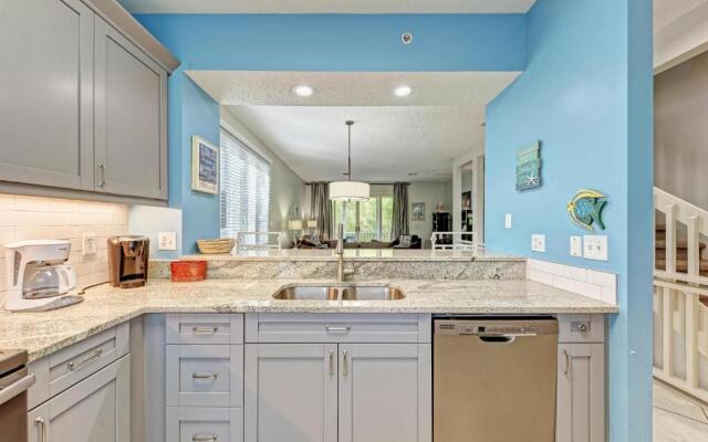 Longboat Key Cedars Beach House-pet Friendly-2 Minute To The Beach