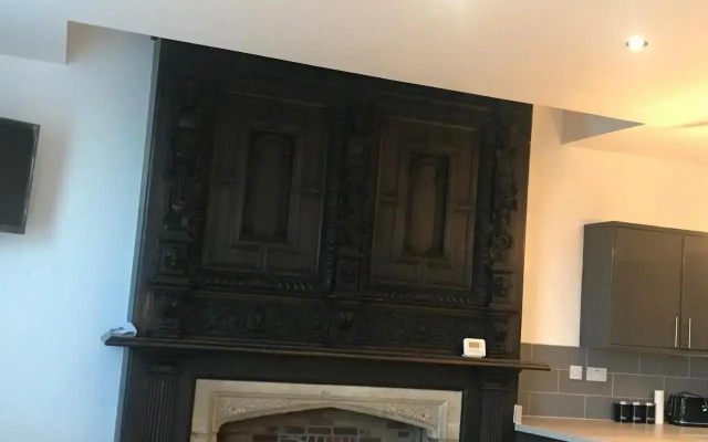 Entire Two Bedrooms Flat with Nice View H2