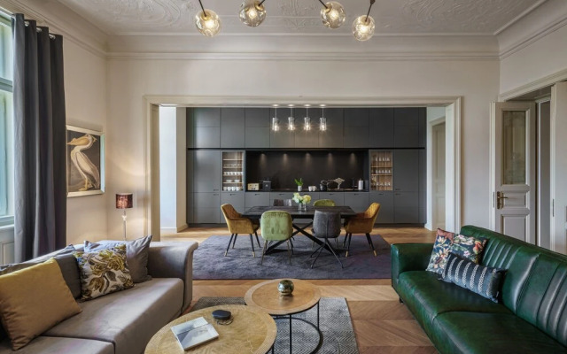 MN6 Luxury Suites by Adrez Living