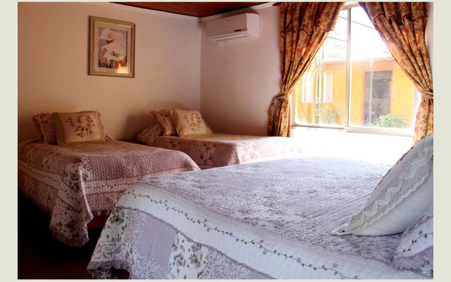 Economy Hostel Tierra Noble Bed and Breakfast