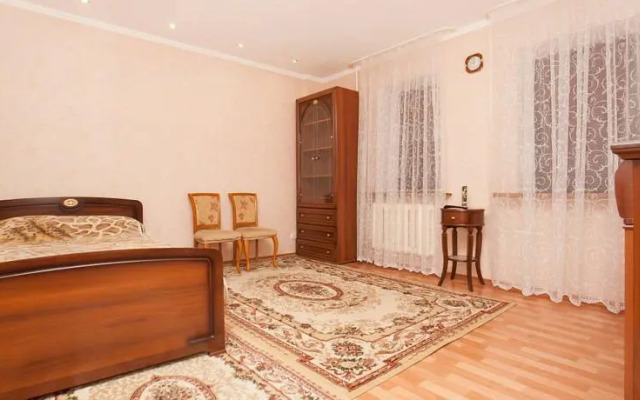 Севиль на Меридианной 10