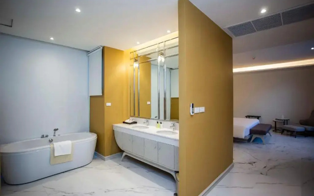 Phukalini Luxury Pool Villa & Onsen