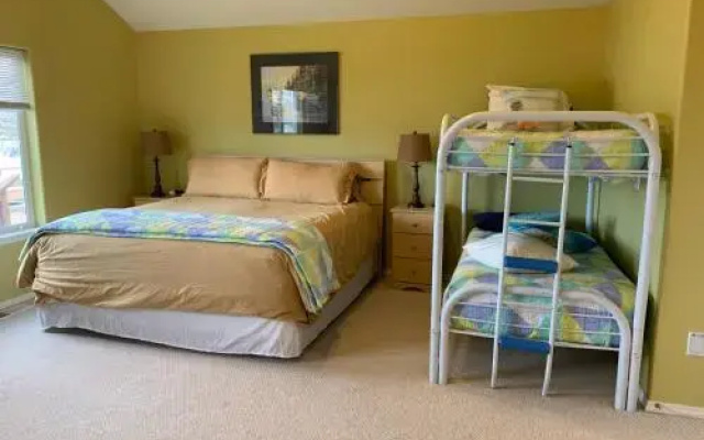 Gearhart Lakefront Vacation Rental