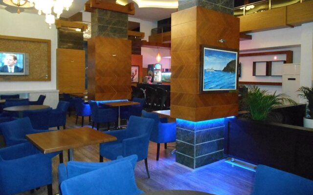 Parador Beach Hotel