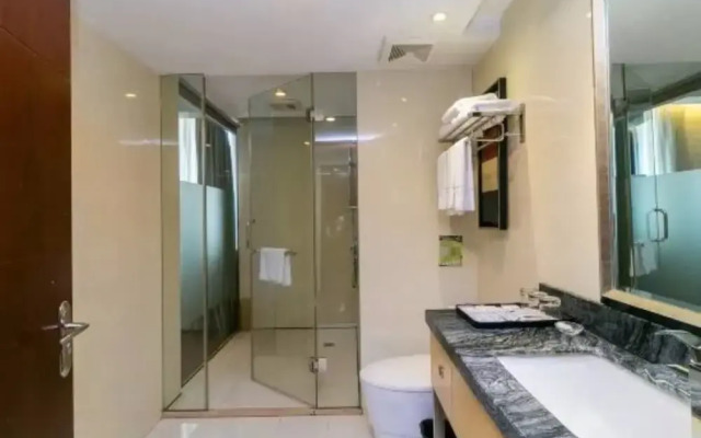 Baiheng Hotel (Yiwu International Trade City)