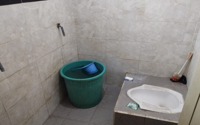 OYO Life 93403 Penginapan Adinda