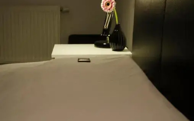 upstairs9000