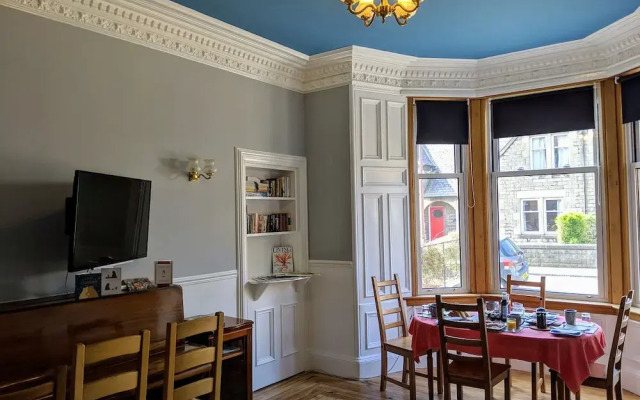 Falcon Crest Guest House