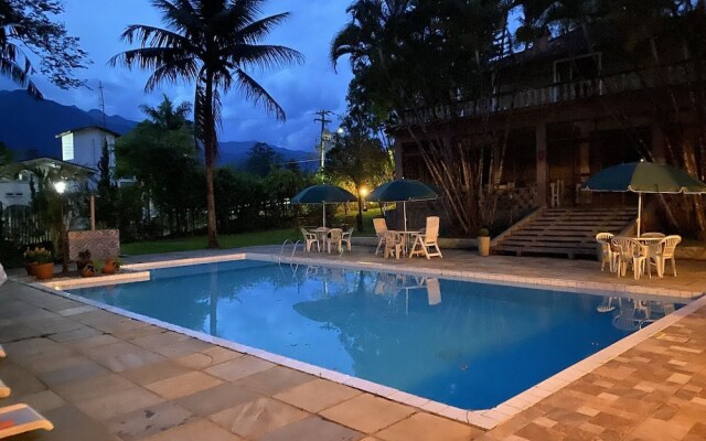 Village Colonial Hotel