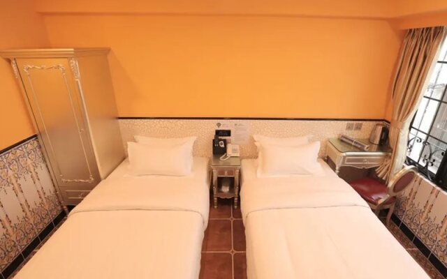 Happy Family Hotel