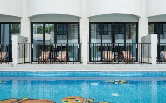 Huajianbo Relangli Hotel