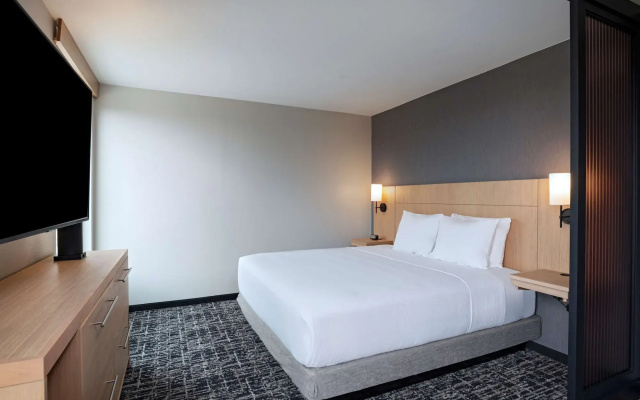 Hyatt Place Austin / Lake Travis / Four Points