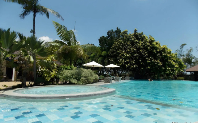237 Sheridan Boutique Resort