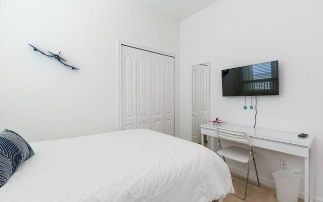 Solterra - 4148 Oaktree Drive