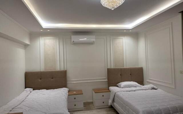 Beverly hills standalone villa with pool
