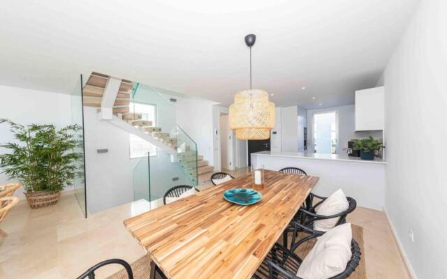 New Top Townhouse With Private Pool/4Bdr/3.5Bath