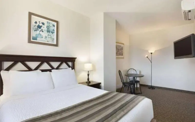 Days Inn Montreal East