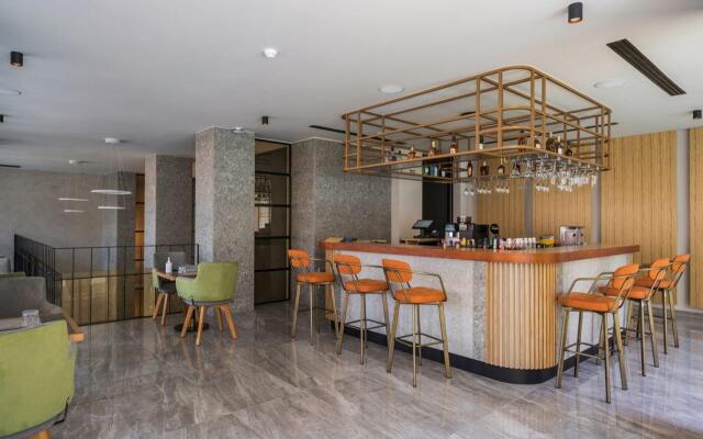Hyperion City Hotel