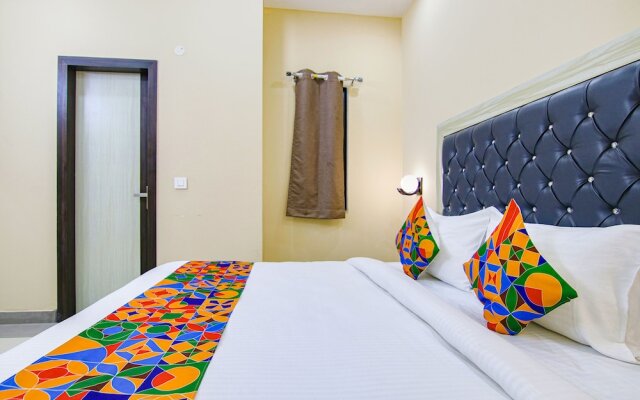 FabHotel Ashok Vihar
