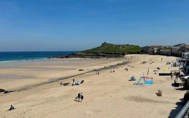 Uno Carbis Bay