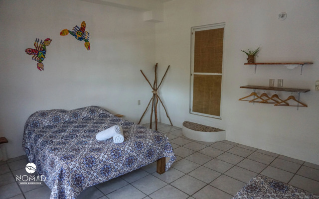 Nomad Beach House - Hostel