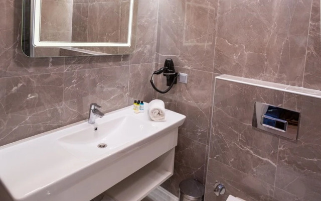 Alan Suites