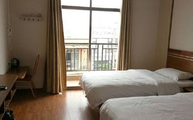 Towo Topping Hotel