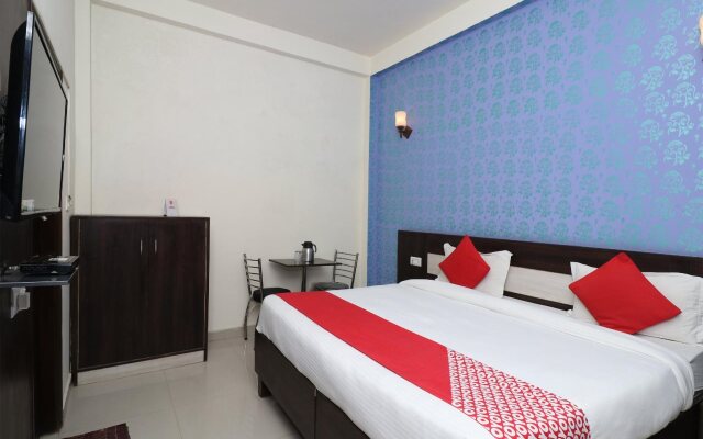 Hotel Taj Paradise