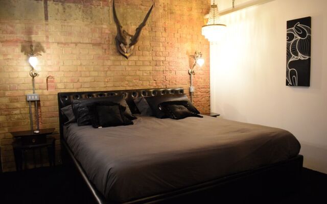 Modern 3 Bedroom Apartment In Soho