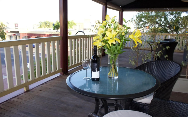 Balcony On Sixth Lodge