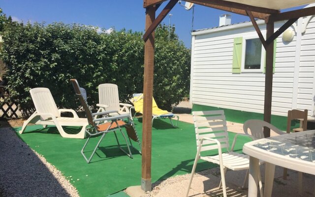 Bungalow with 2 Bedrooms in Fréjus, with Shared Pool, Furnished Terrace And Wifi - 2 Km From the Beach