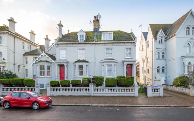 Heene Apartments near Sea by Urban Hazelnut