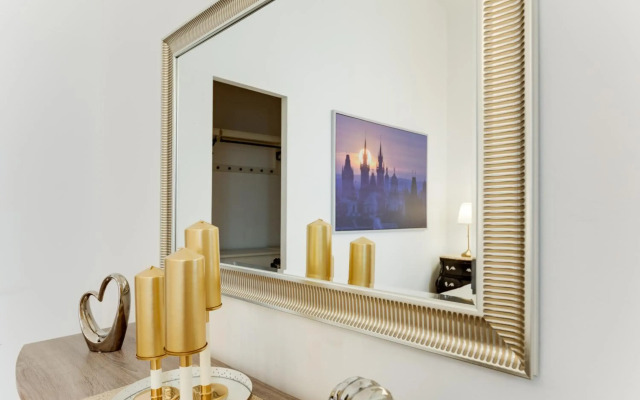 Old Town Royal Apartment With Giant Terrace