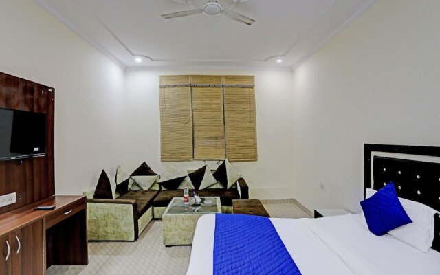 Roomshala 020 Hotel Black Stone