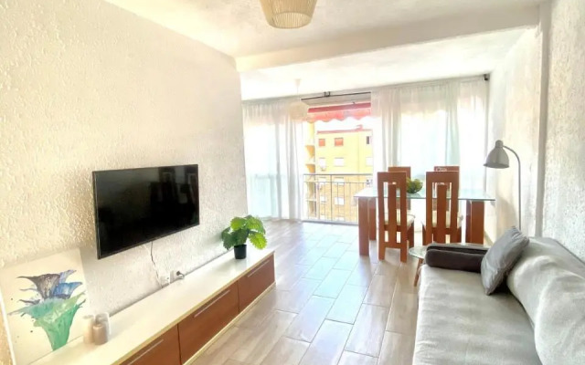 Apartamento con piscina y garaje, Playa a 10 min