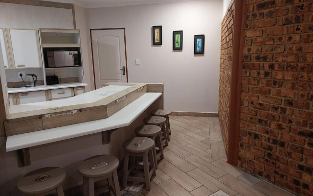 Twins Guest House Astoni