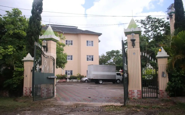 Royal Tower Suites