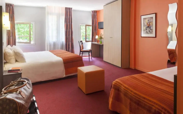 Brit Hotel Chinon le Lion d'Or