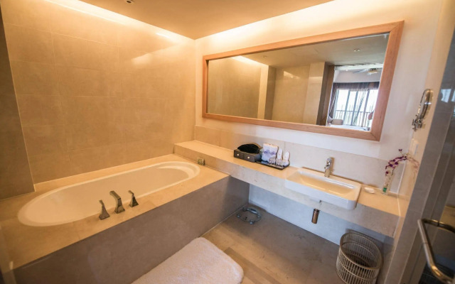 Qinhuangdao Arcadia Seaside Holiday Hotel