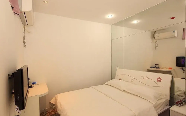 Qingdao Sweet Space Business Hotel