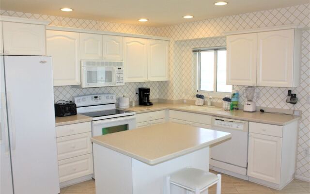 Jamaica Royale 301 - 2 Br Condo